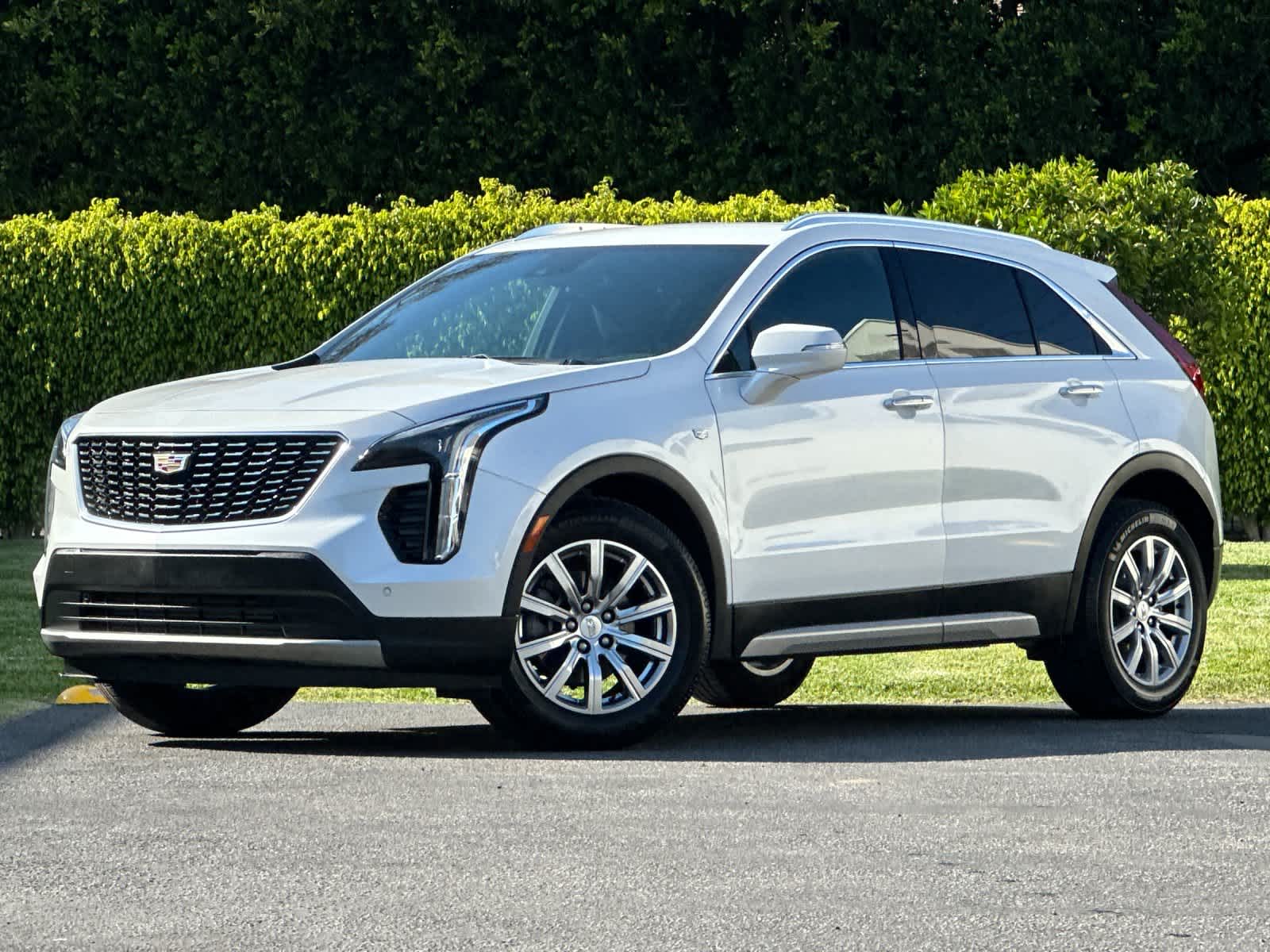 2022 Cadillac XT4 FWD Premium Luxury