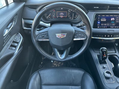 2022 Cadillac XT4 FWD Premium Luxury
