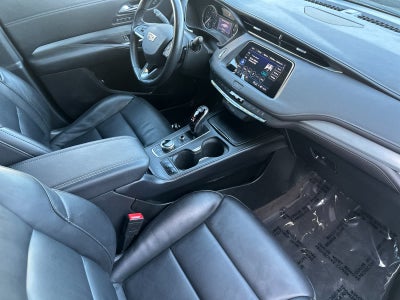 2022 Cadillac XT4 FWD Premium Luxury