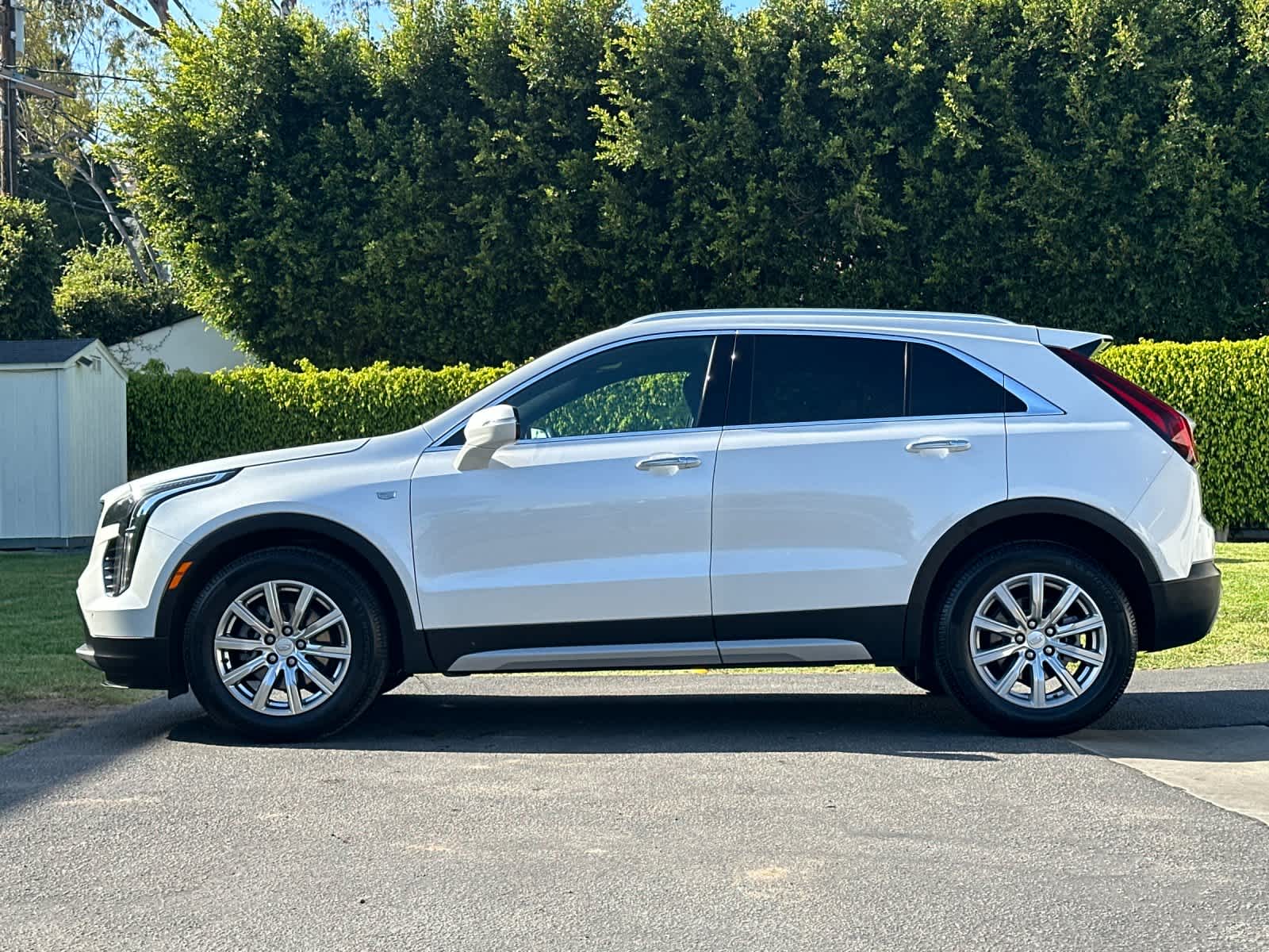 2022 Cadillac XT4 FWD Premium Luxury