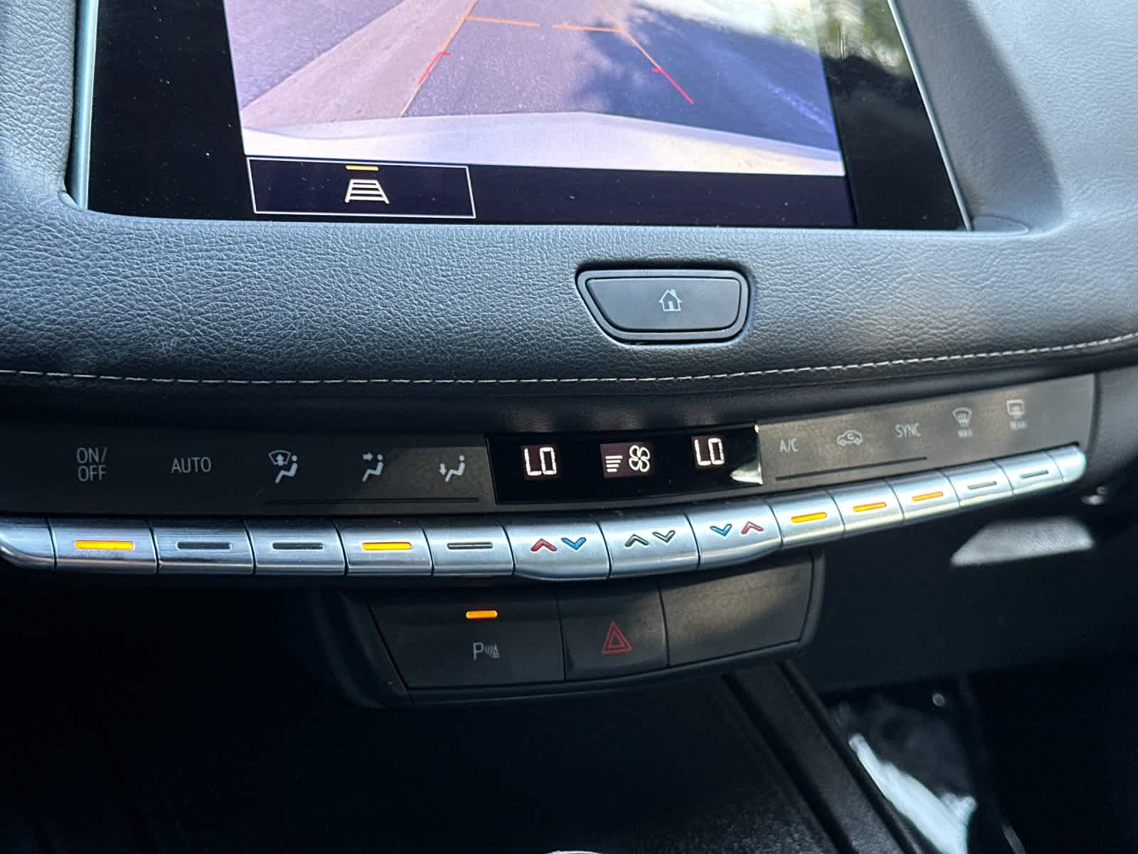 2022 Cadillac XT4 FWD Premium Luxury