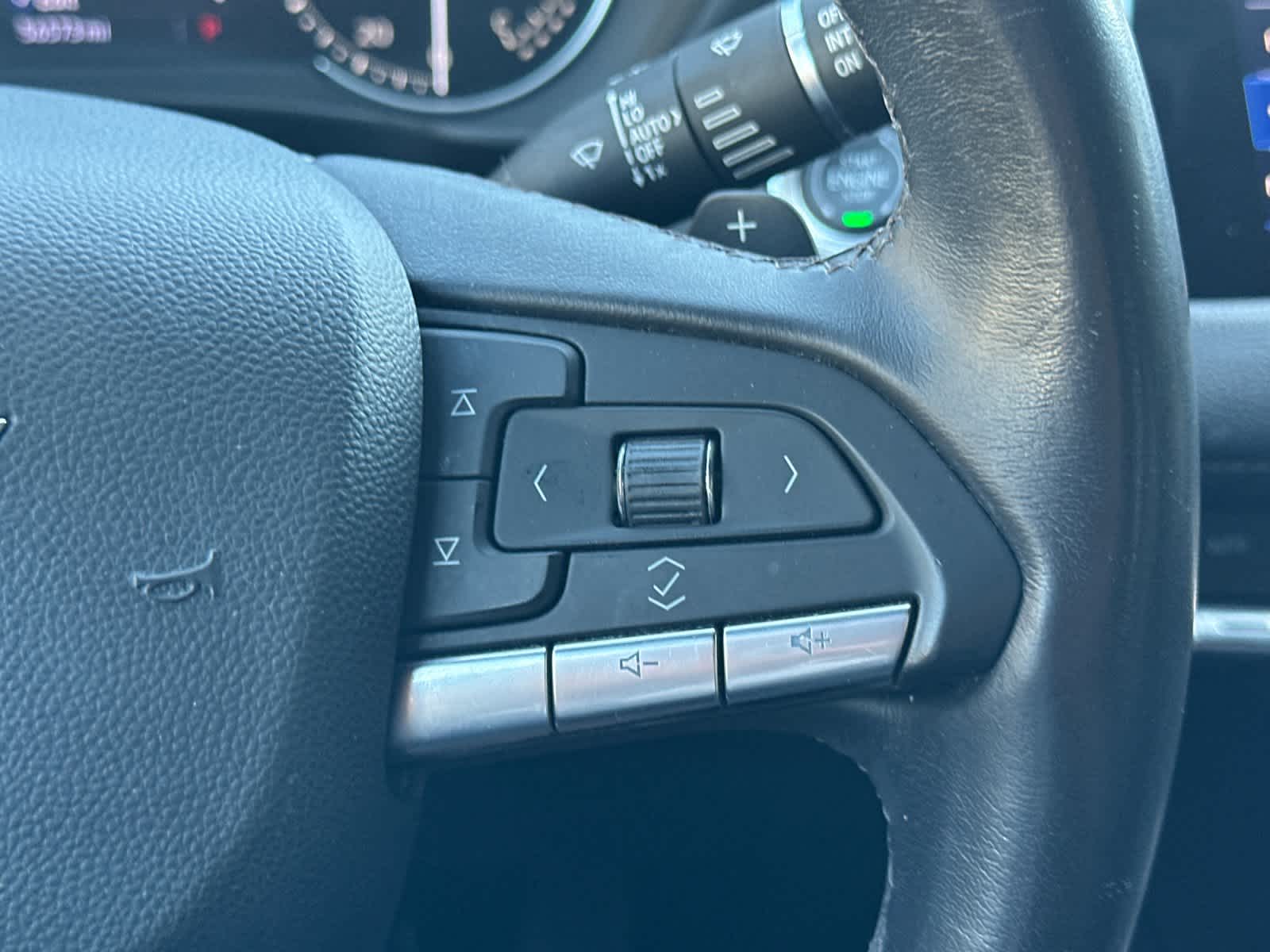 2022 Cadillac XT4 FWD Premium Luxury