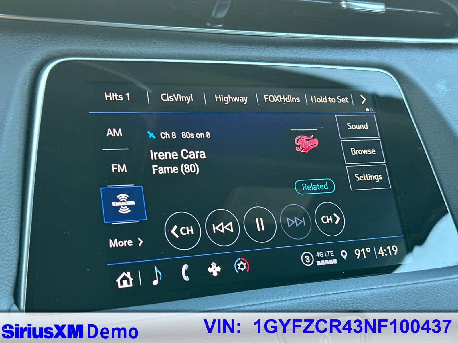 2022 Cadillac XT4 FWD Premium Luxury