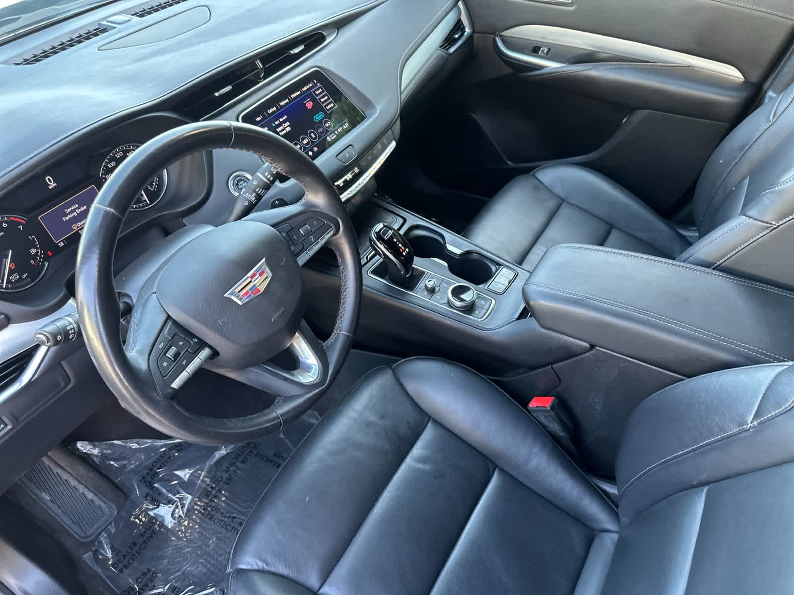 2022 Cadillac XT4 FWD Premium Luxury