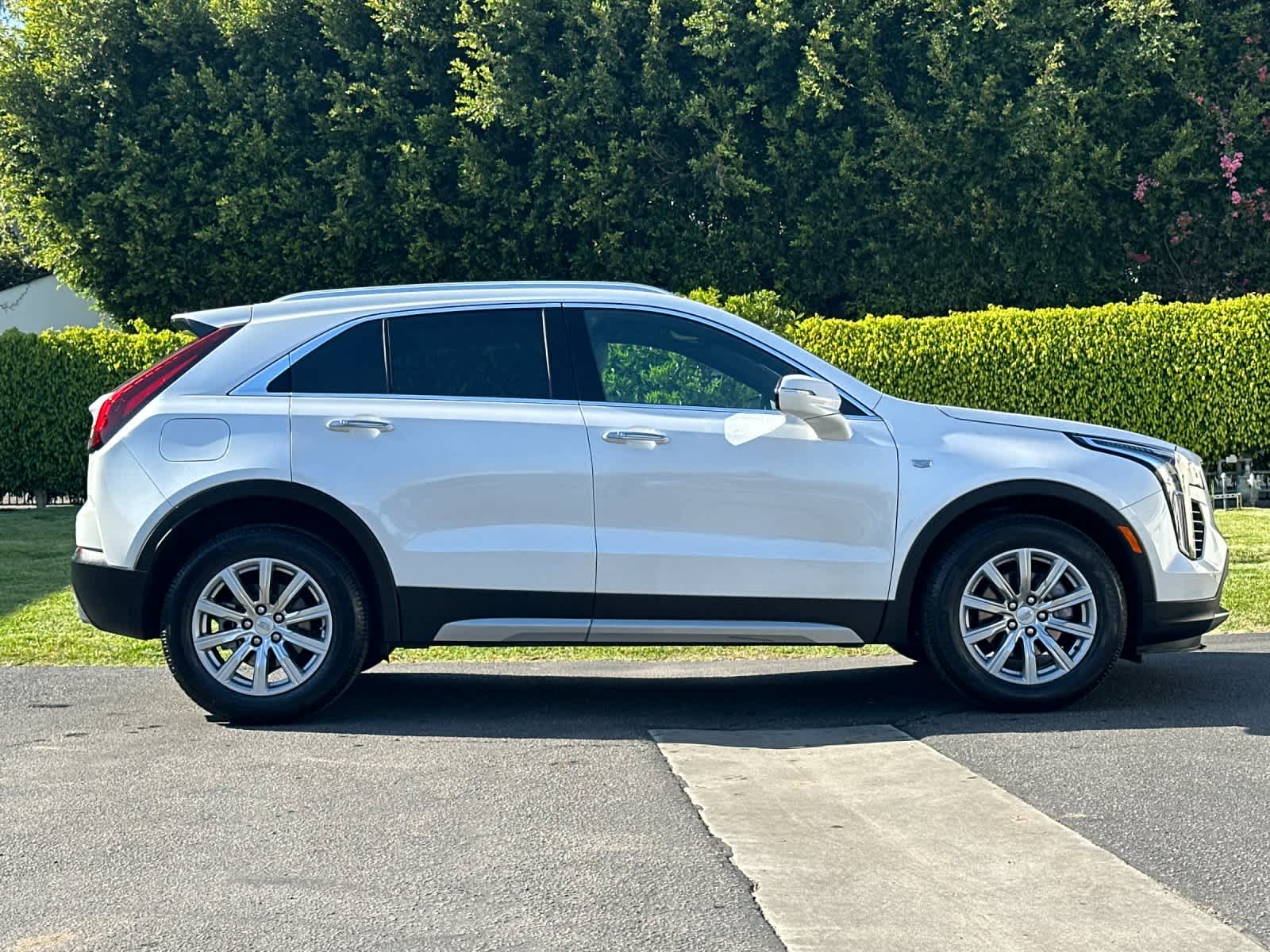 2022 Cadillac XT4 FWD Premium Luxury