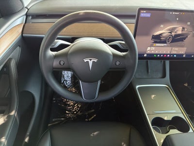 2025 Tesla Model Y Performance