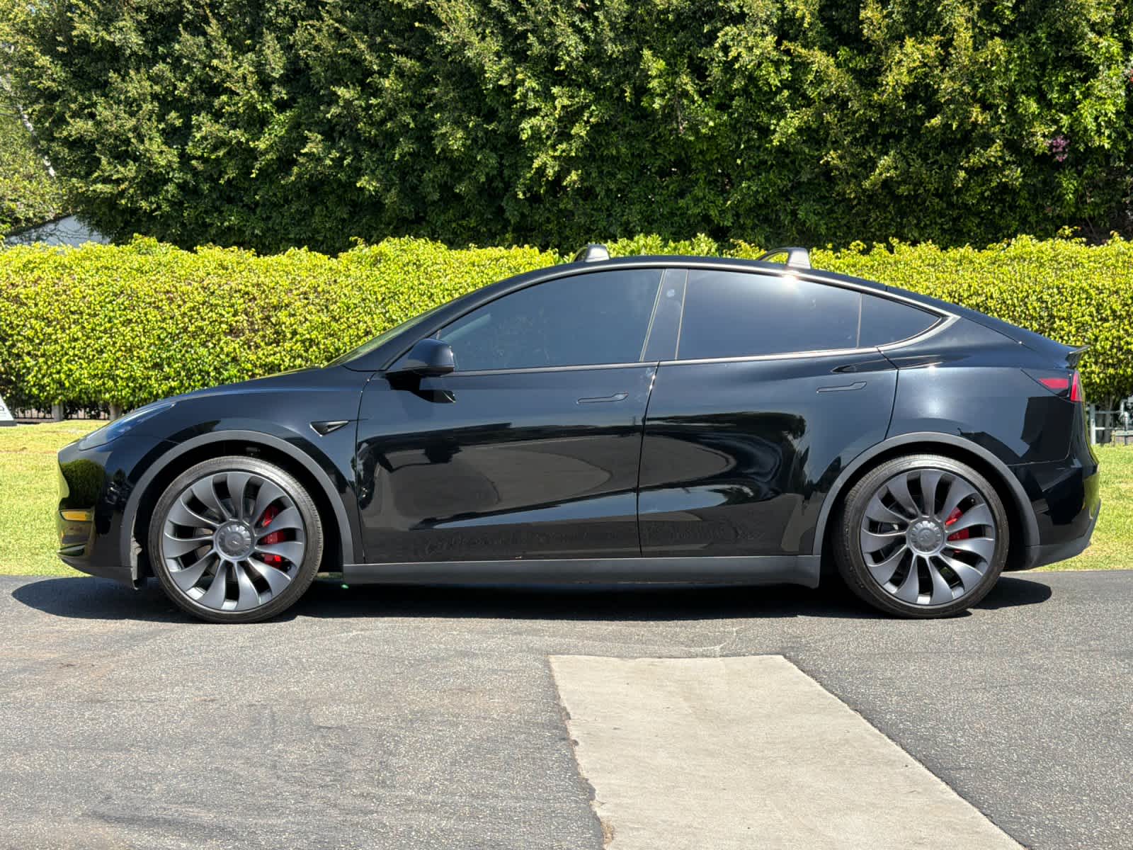 2025 Tesla Model Y Performance