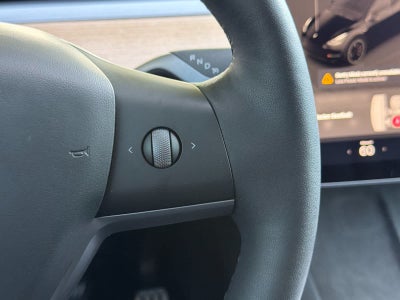 2025 Tesla Model Y Performance