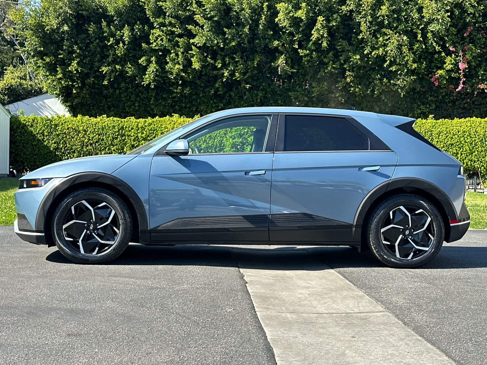 Used 2022 Hyundai IONIQ 5 SEL with VIN KM8KN4AEXNU068393 for sale in Los Angeles, CA