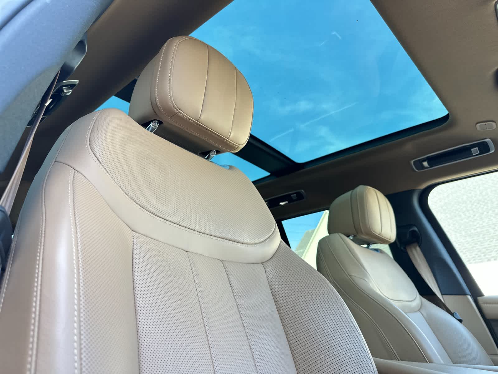 2025 Land Rover Range Rover SE