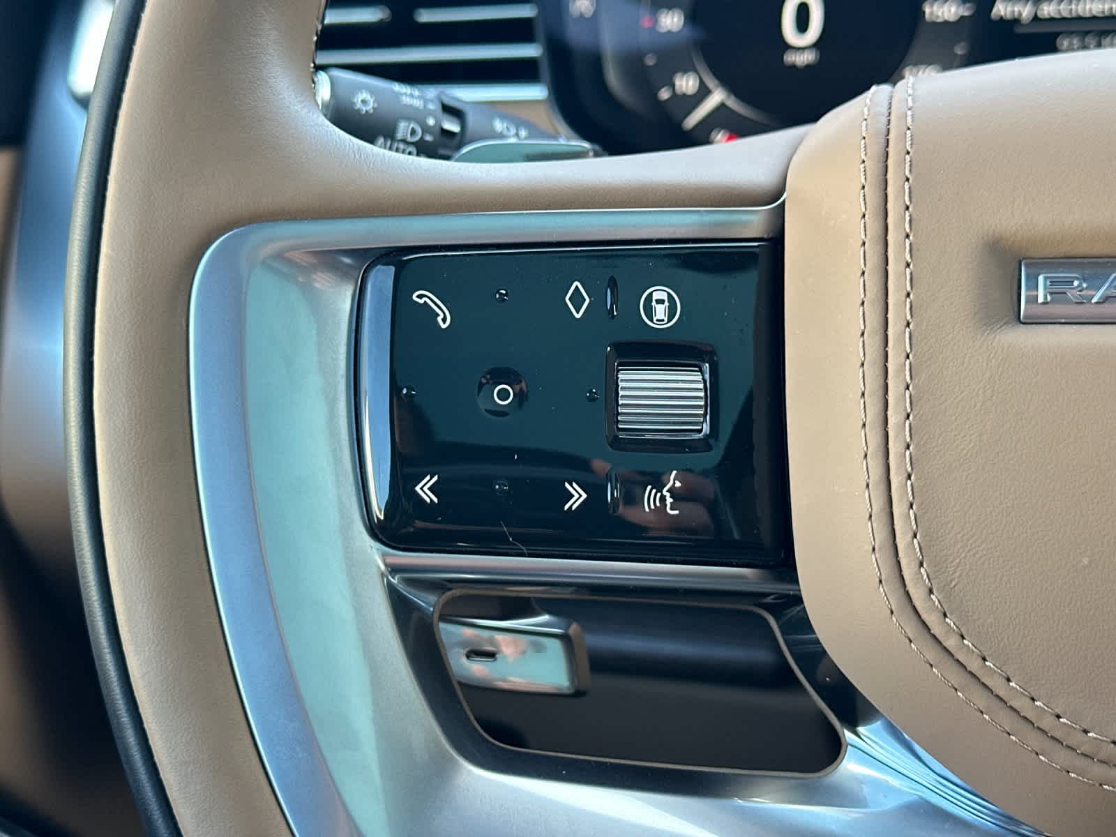 2025 Land Rover Range Rover SE