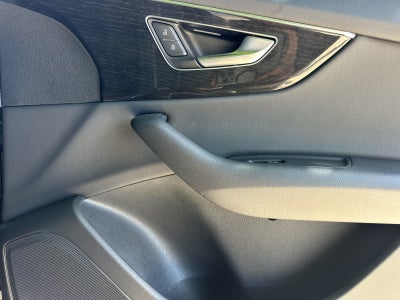 2025 Audi Q8 Premium
