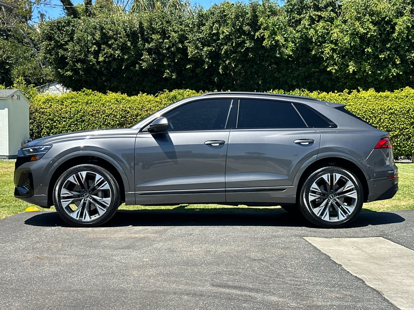 2025 Audi Q8 Premium