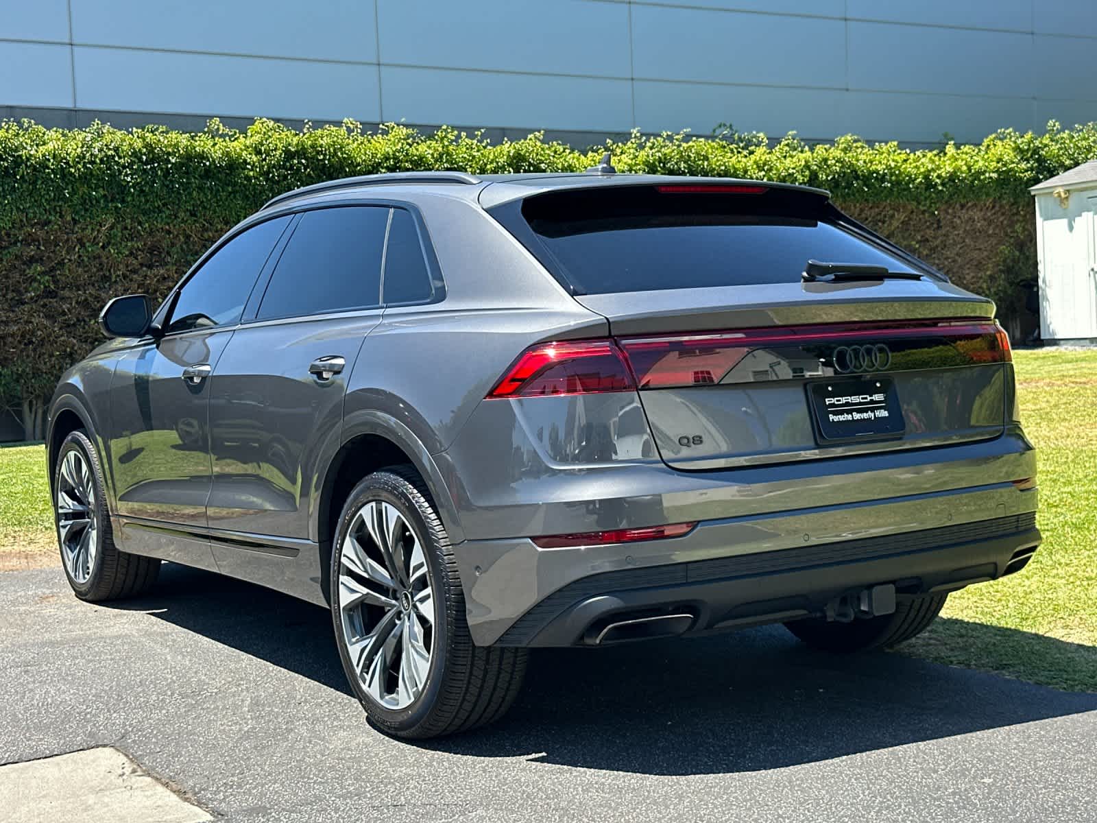 2025 Audi Q8 Premium