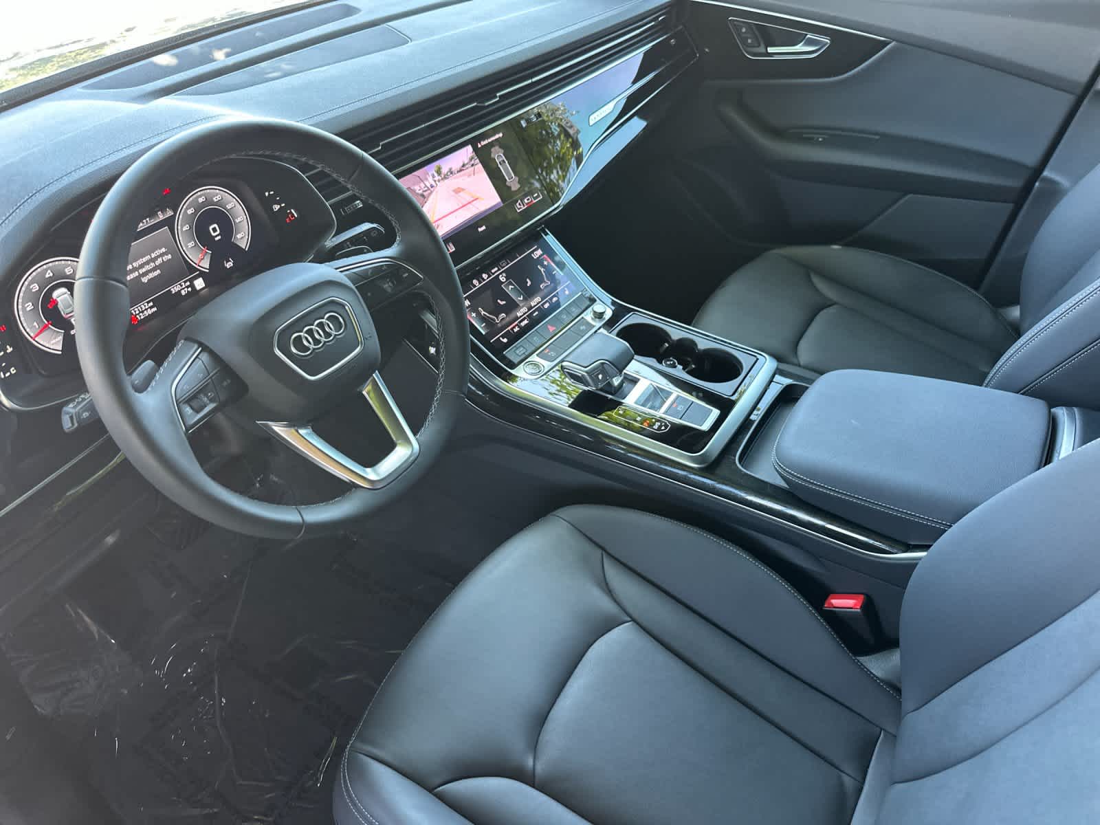 2025 Audi Q8 Premium