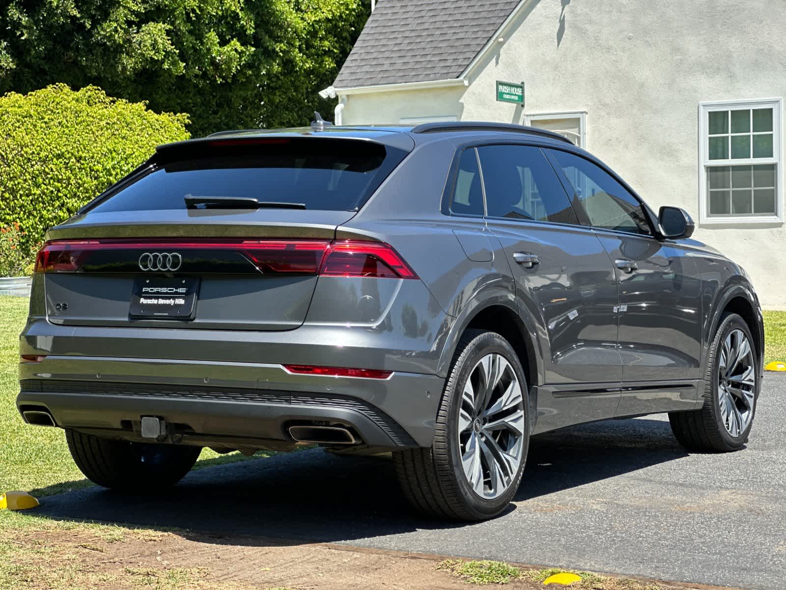 2025 Audi Q8 Premium