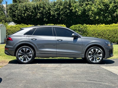 2025 Audi Q8 Premium