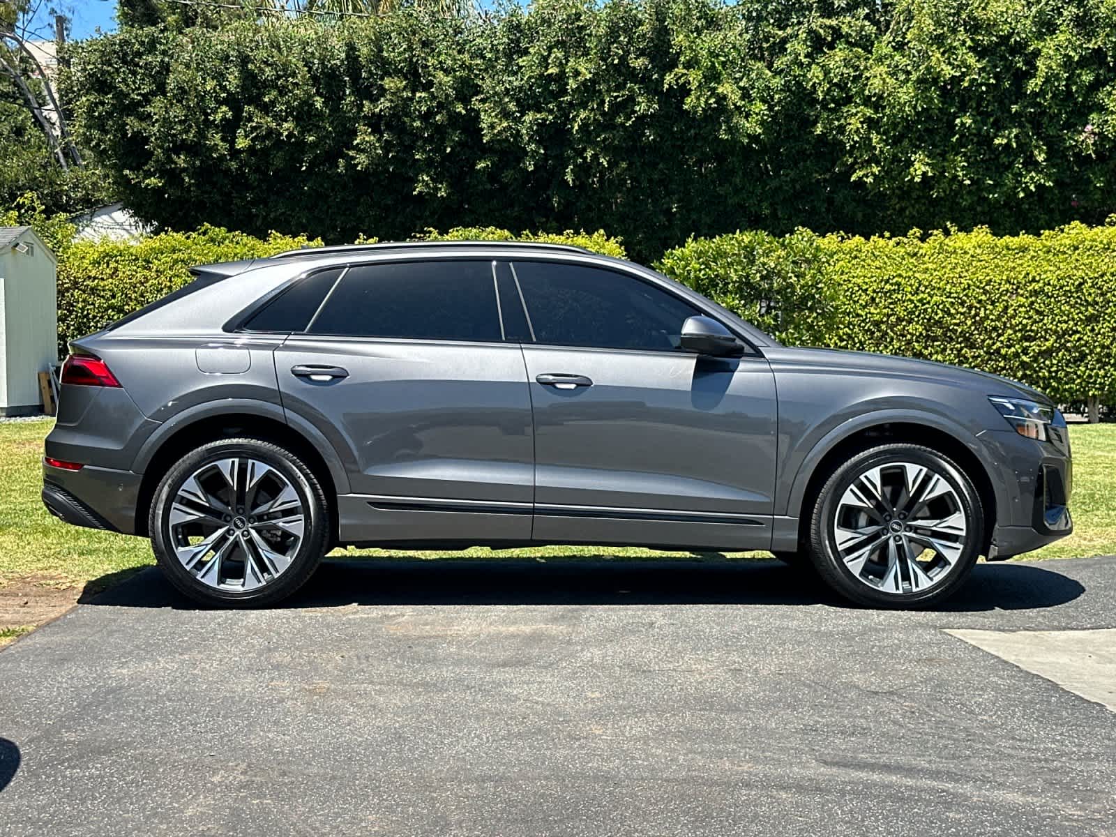 2025 Audi Q8 Premium
