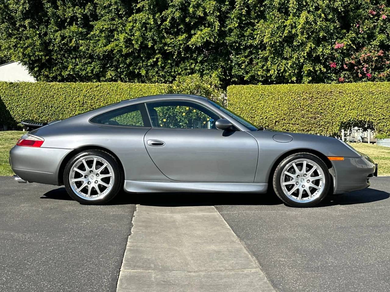 2001 Porsche 911 Carrera