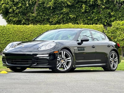2015 Porsche Panamera 4dr HB