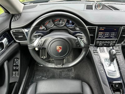 2015 Porsche Panamera 4dr HB