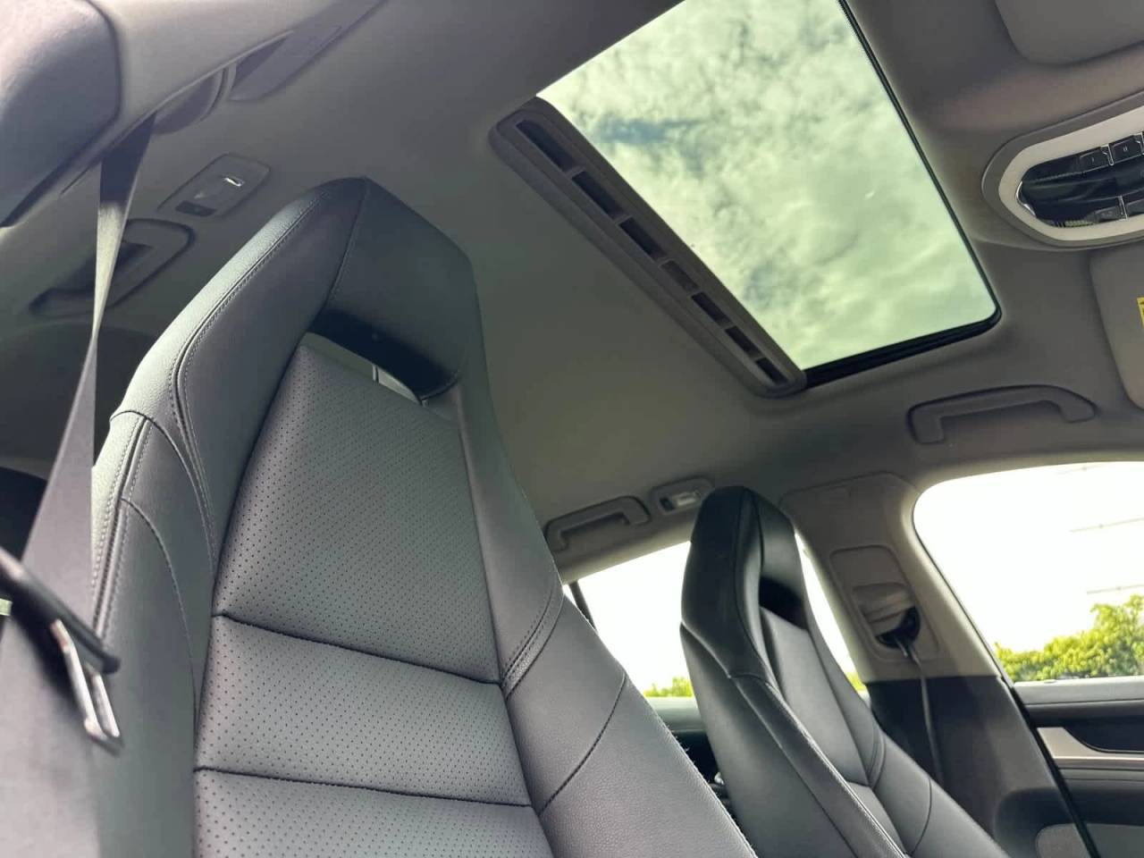 2015 Porsche Panamera 4dr HB