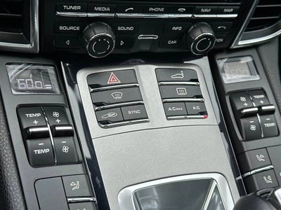 2015 Porsche Panamera 4dr HB