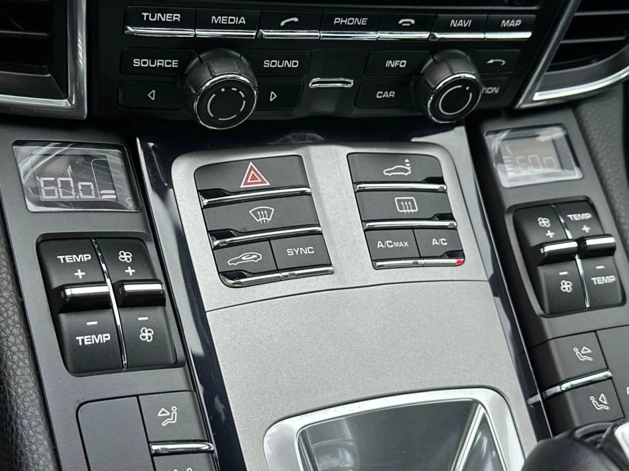 2015 Porsche Panamera 4dr HB