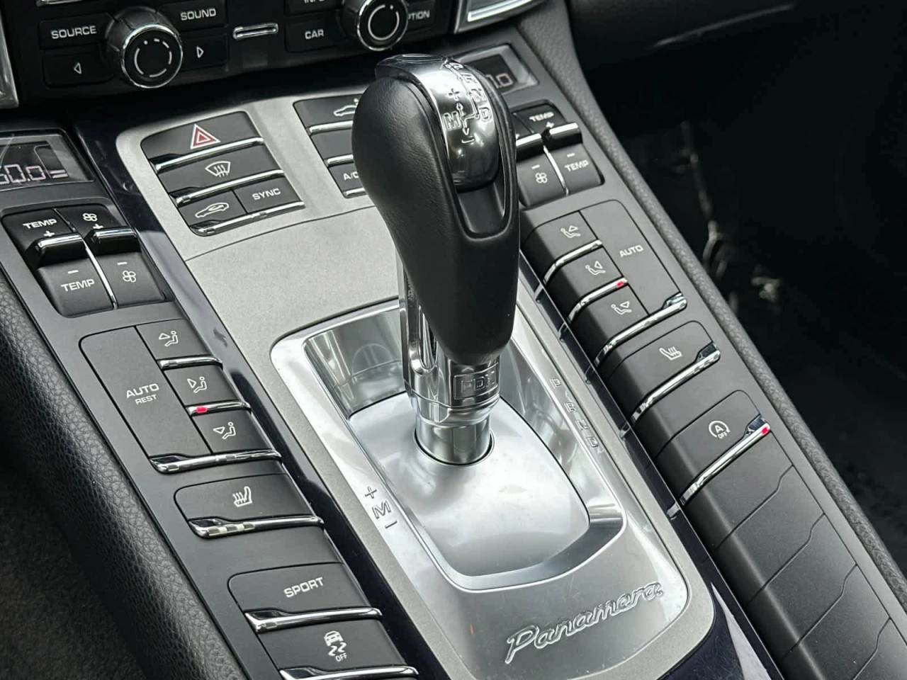 2015 Porsche Panamera 4dr HB