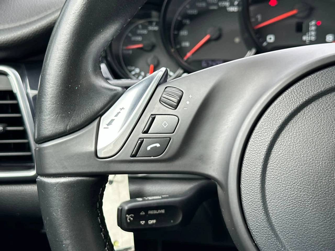 2015 Porsche Panamera 4dr HB