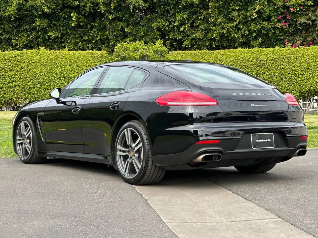 2015 Porsche Panamera 4dr HB