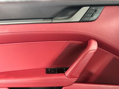 2025 Porsche 911 Carrera