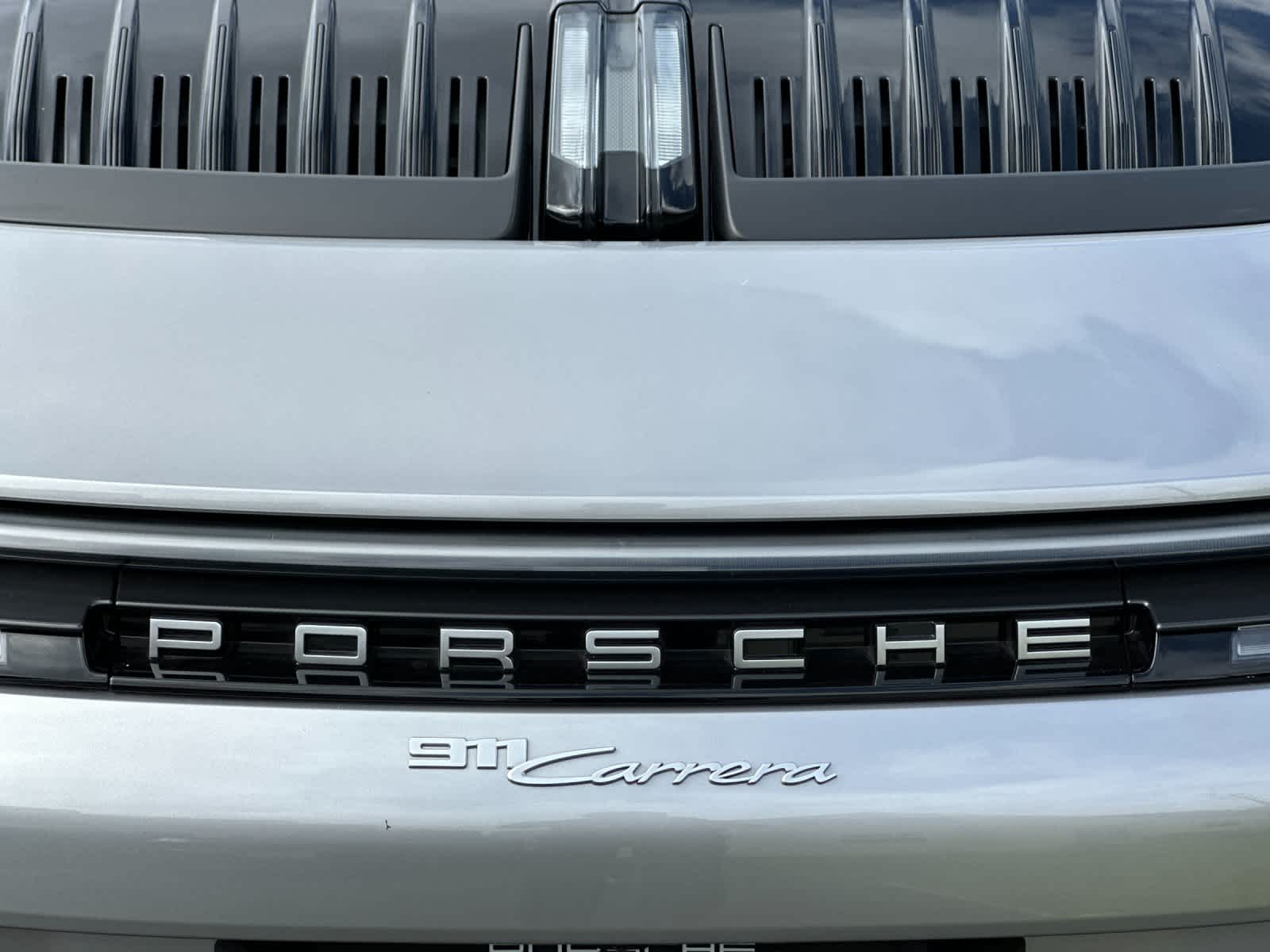 2025 Porsche 911 Carrera