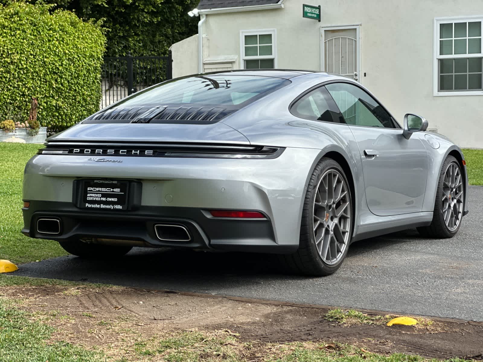 2025 Porsche 911 Carrera