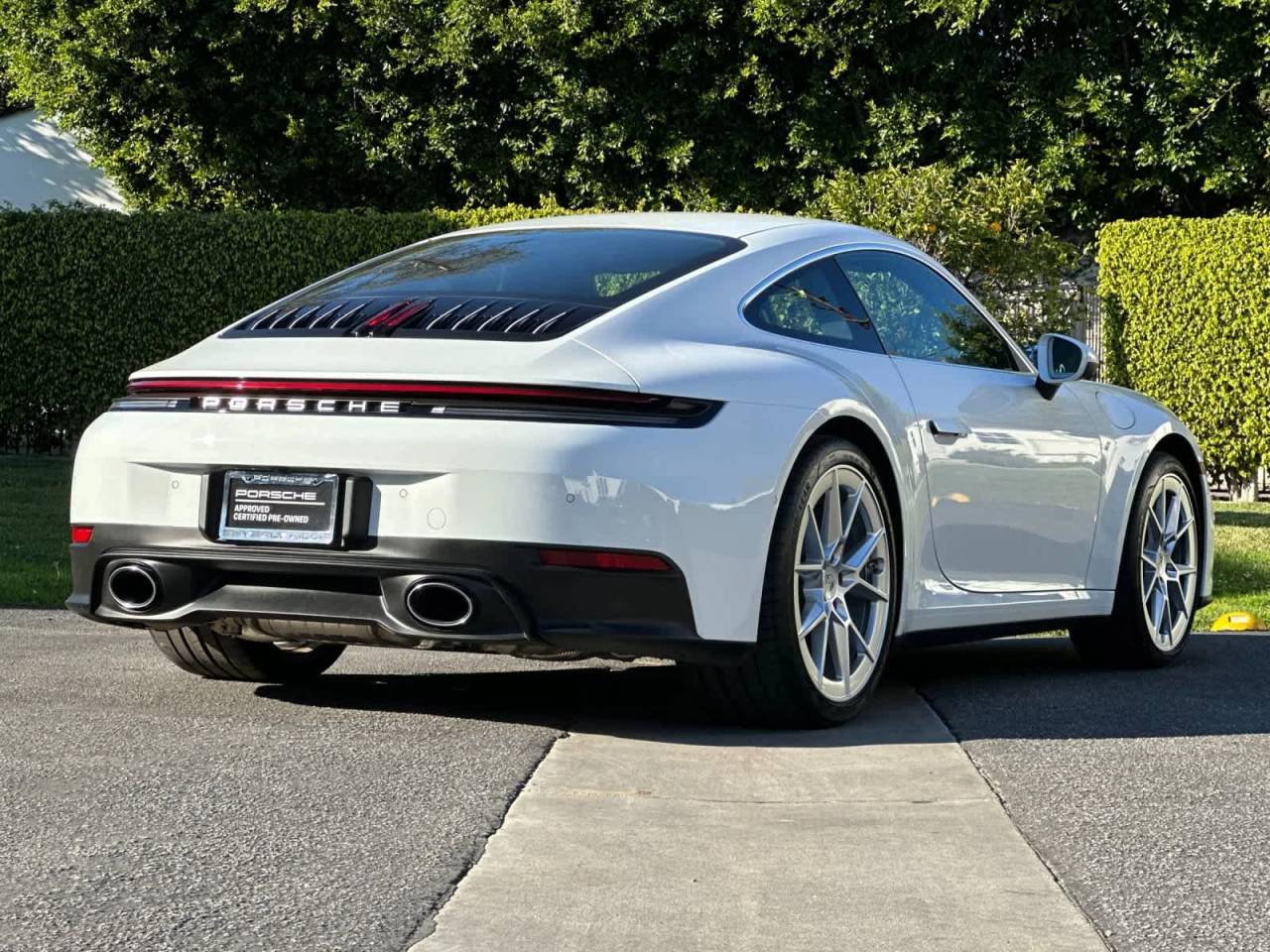 2025 Porsche 911 Carrera