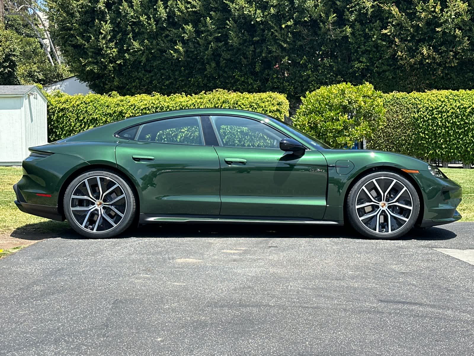 2026 Porsche Taycan Black Edition