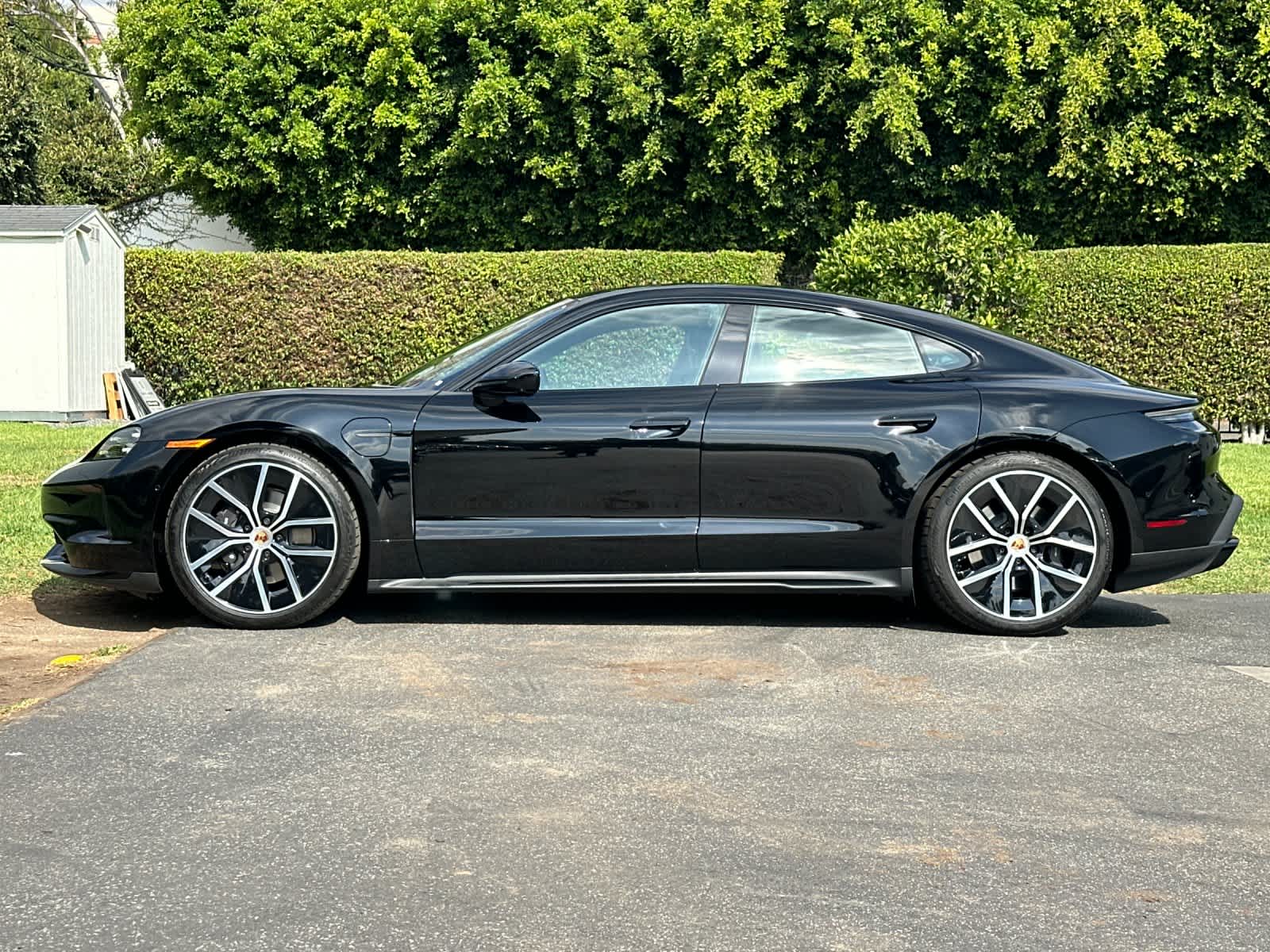 2026 Porsche Taycan Taycan Black Edition