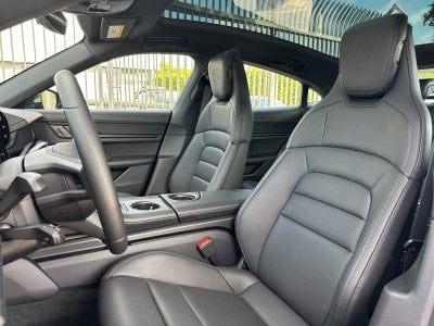 2026 Porsche Taycan Taycan Black Edition