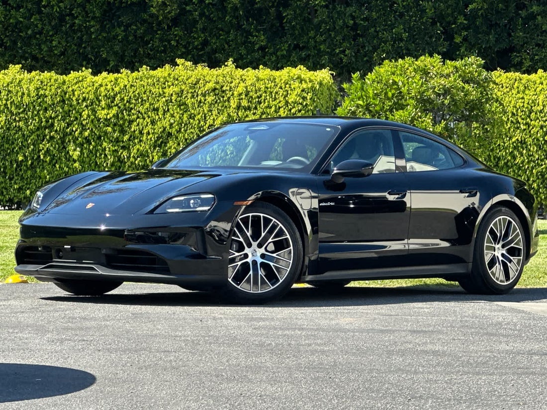 2026 Porsche Taycan — photo 1 of 33