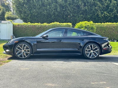 2026 Porsche Taycan Taycan Black Edition