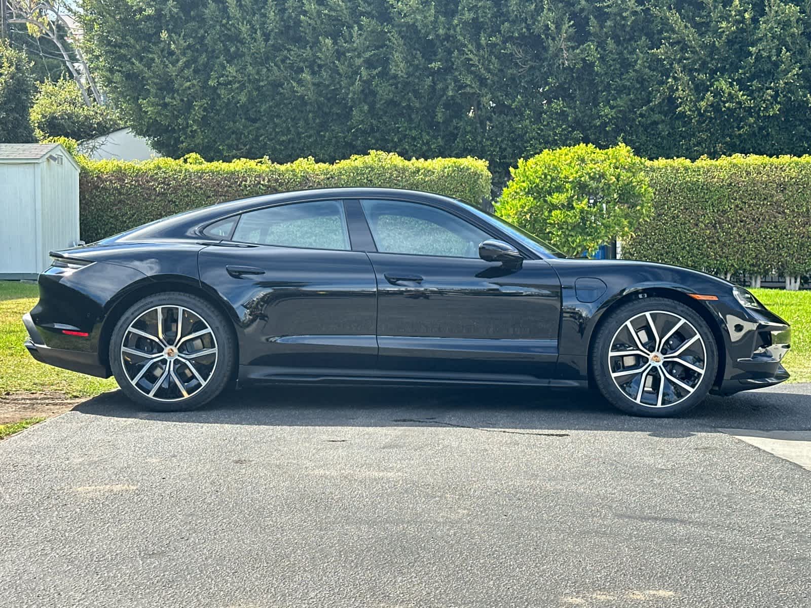 2026 Porsche Taycan Taycan Black Edition