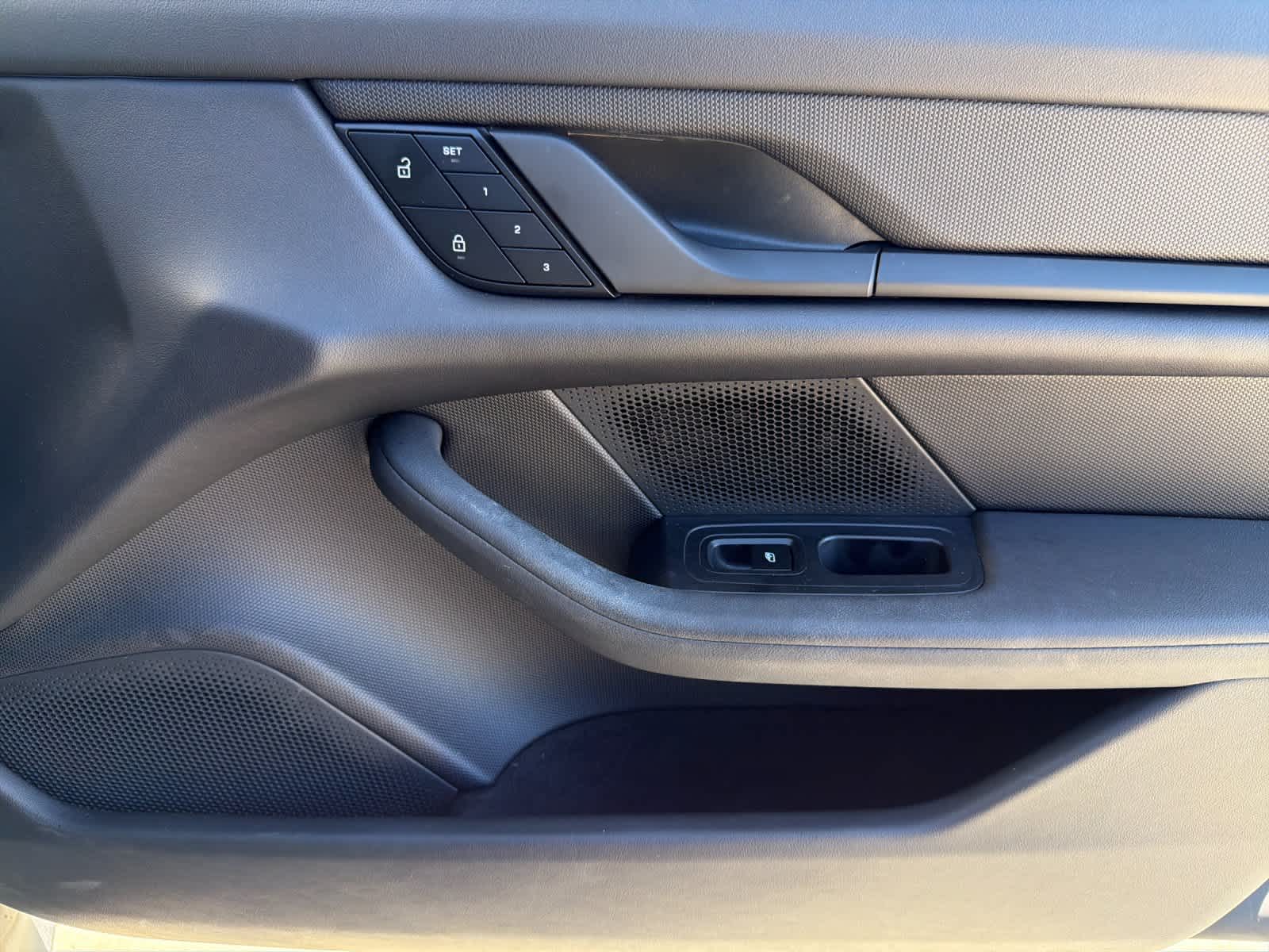 2023 Porsche Taycan Taycan