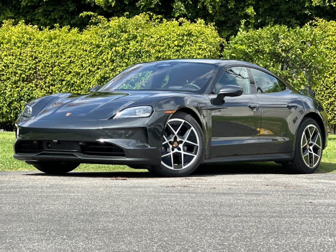 2026 Porsche Taycan — photo 1 of 32