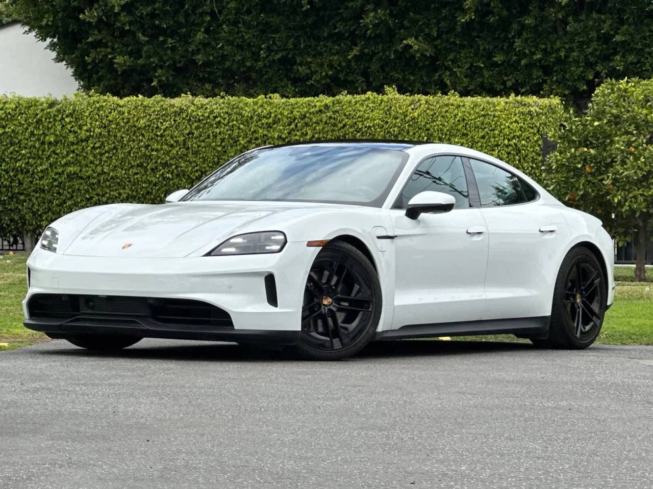 2025 Porsche Taycan RWD