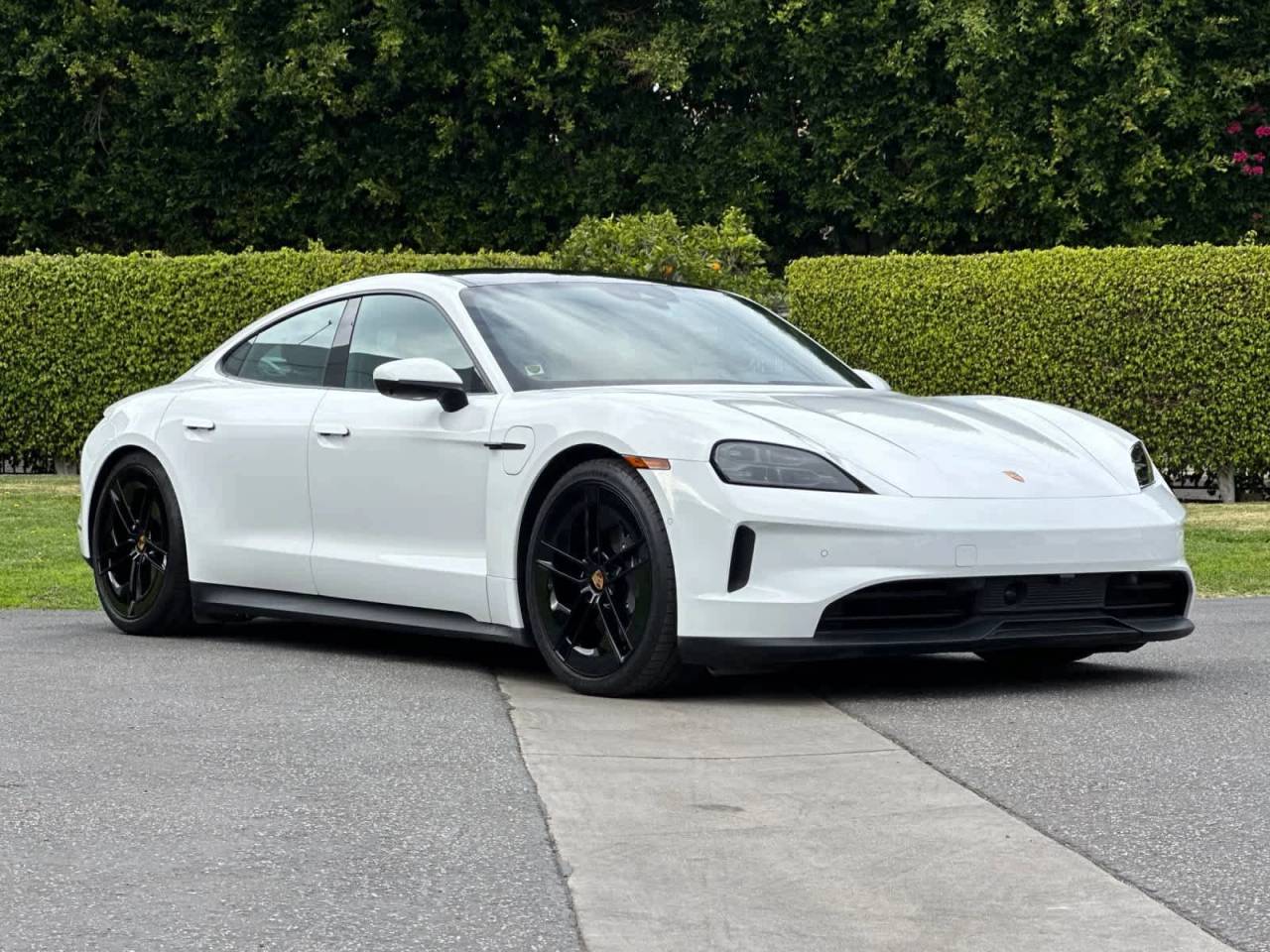 2025 Porsche Taycan RWD