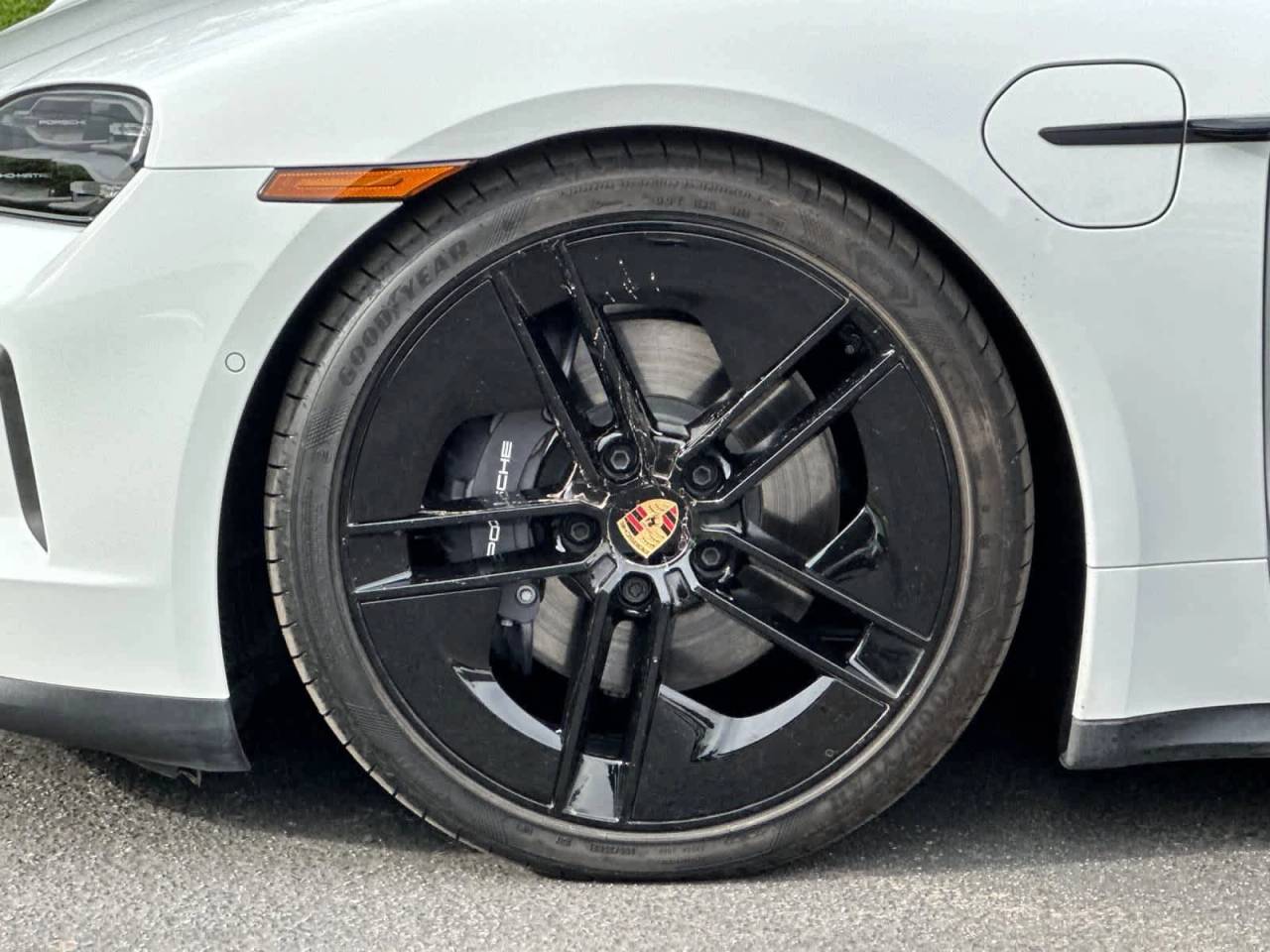 2025 Porsche Taycan RWD