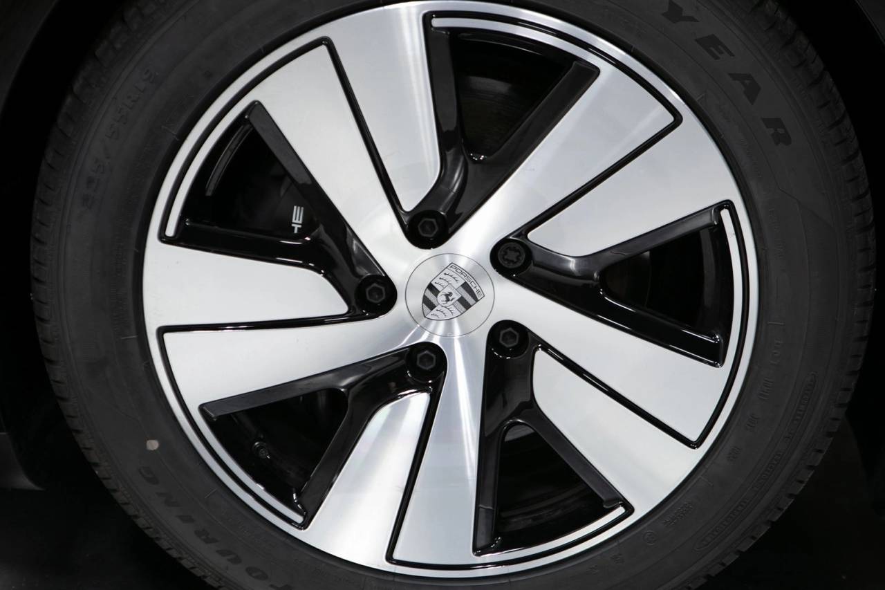 2026 Porsche Taycan 4