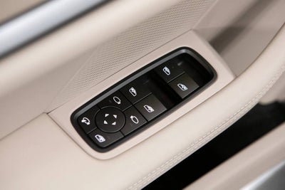 2026 Porsche Taycan 4