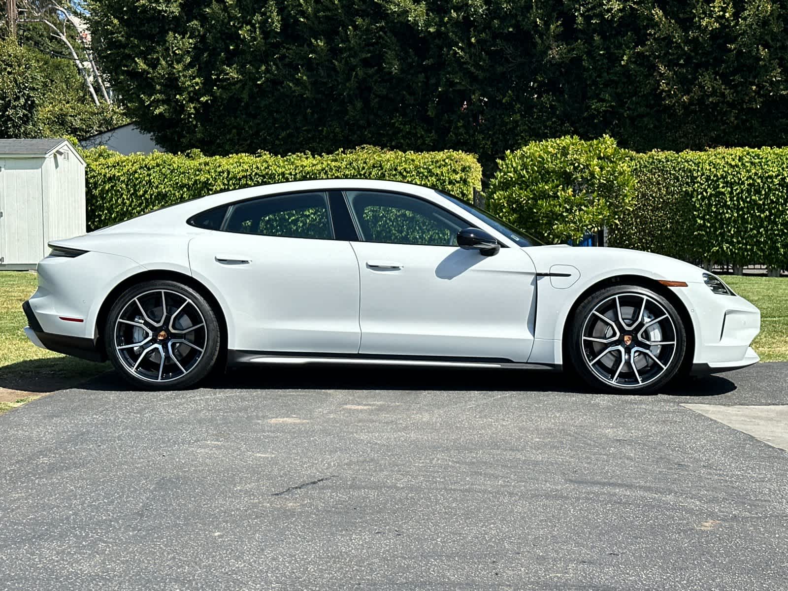 2026 Porsche Taycan Taycan Black Edition