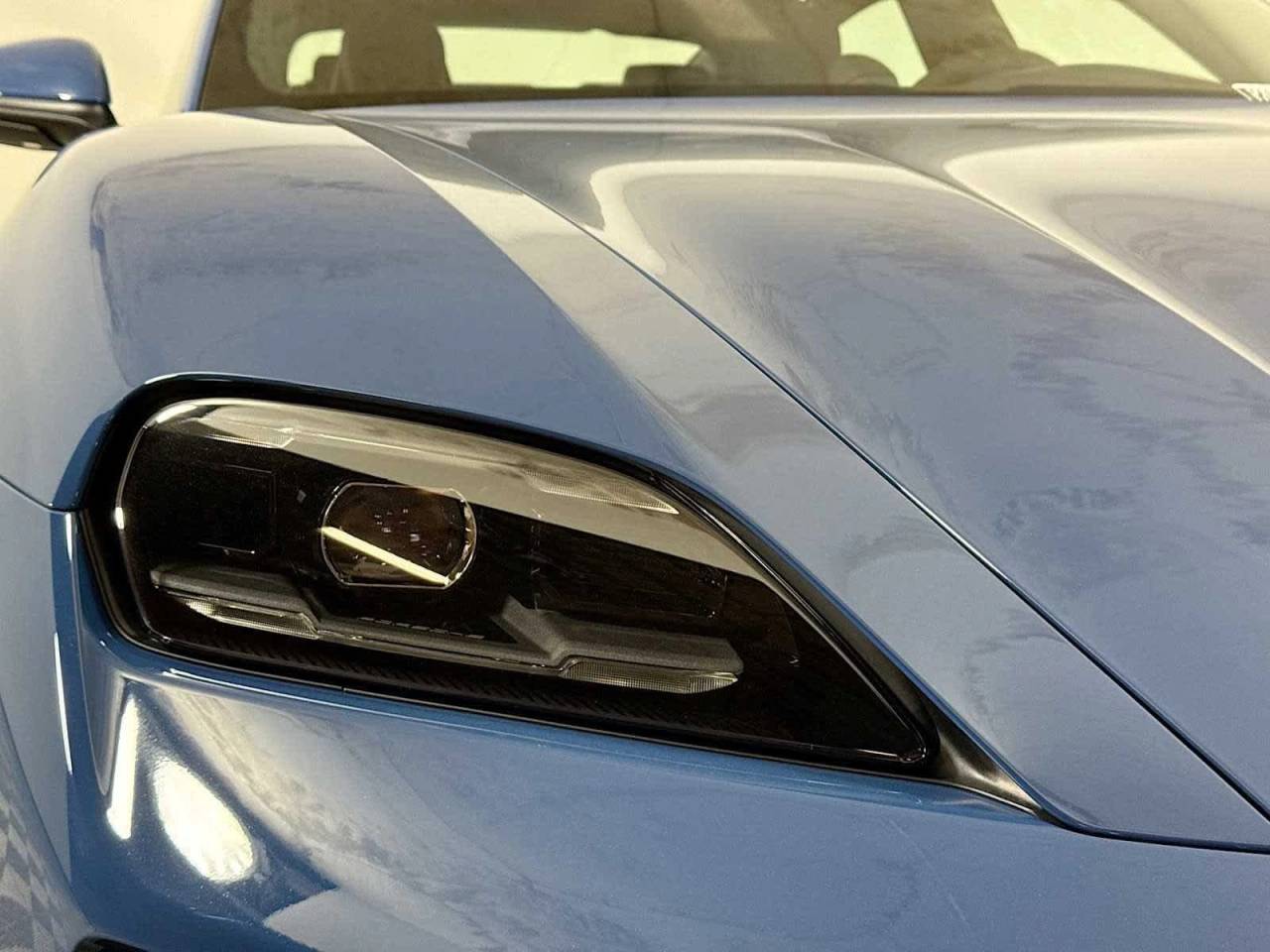 2025 Porsche Taycan 4